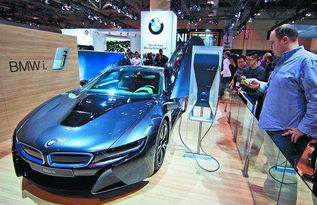 燃油車退場與新能源浪潮下的購車新思 家用車與特種車輛的選擇之道